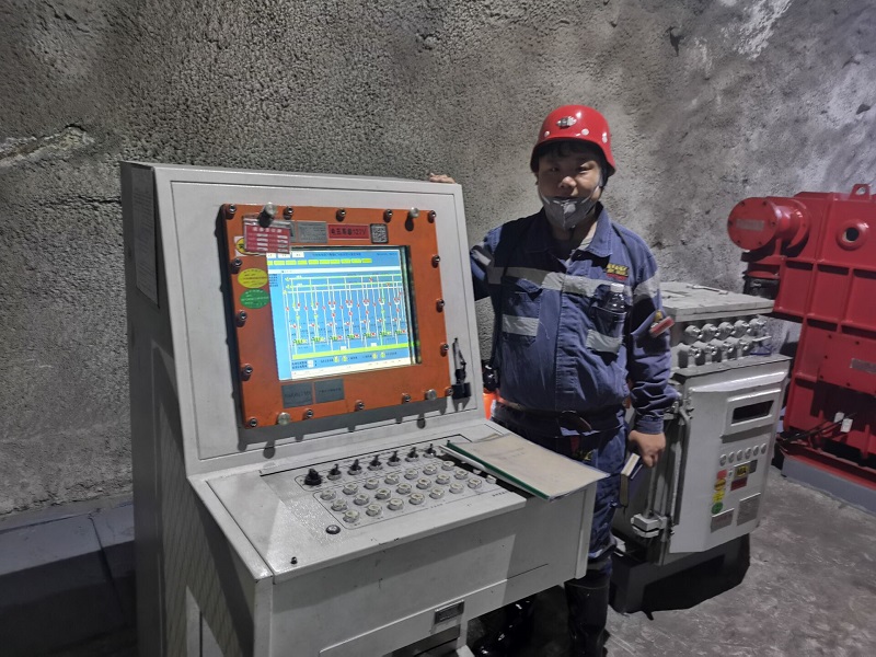 矿用防爆计算机和矿用操作台在钢厂行业中的应用